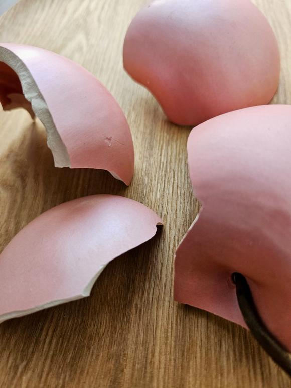 Mi-au plăcut cioburile lui... erau curate. Un fel de frumusețe a îndurerării. Un fel de dulce smerenie.